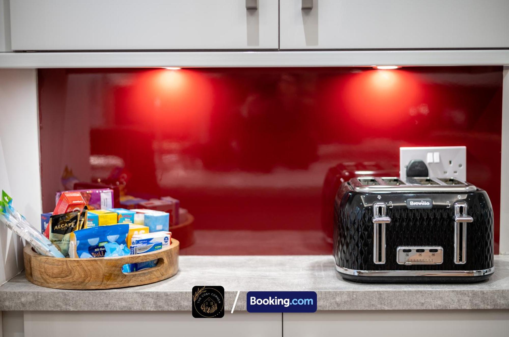 Cosy 3-Bed House, Garden & Free Parking In Stretford Apartment แมนเชสเตอร์ ภายนอก รูปภาพ