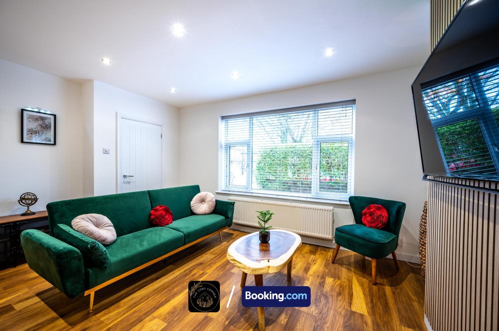 Cosy 3-Bed House, Garden & Free Parking In Stretford Apartment แมนเชสเตอร์ ภายนอก รูปภาพ