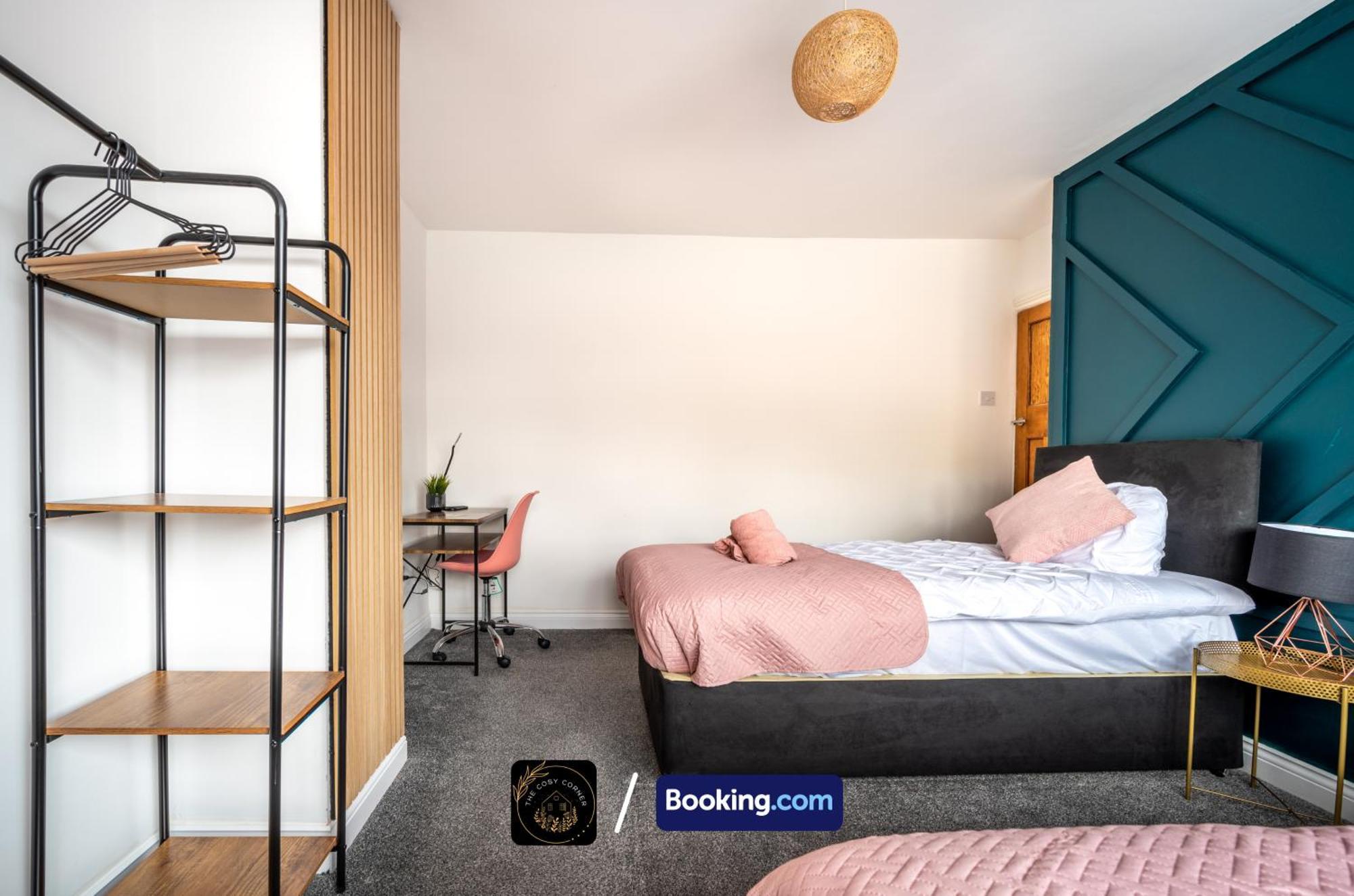 Cosy 3-Bed House, Garden & Free Parking In Stretford Apartment แมนเชสเตอร์ ภายนอก รูปภาพ